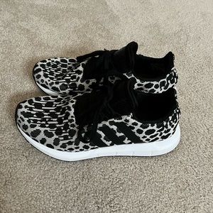 Adidas swift run sneakers size 8.5.